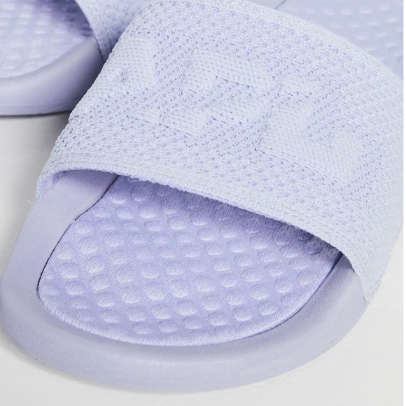 APL ❤️‍🔥 LOGO SLIDES IN LAVENDAR - Picture 7 of 11